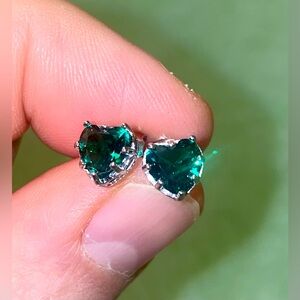 Emerald Green Heart Stud Earrings - Women Jewelry. 925 Sterling Silver